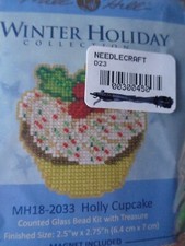MILL HILL CROSS STITCH WINTER HOLIDAY HOLLY CUPCAKE MAGNET KIT MH-2033