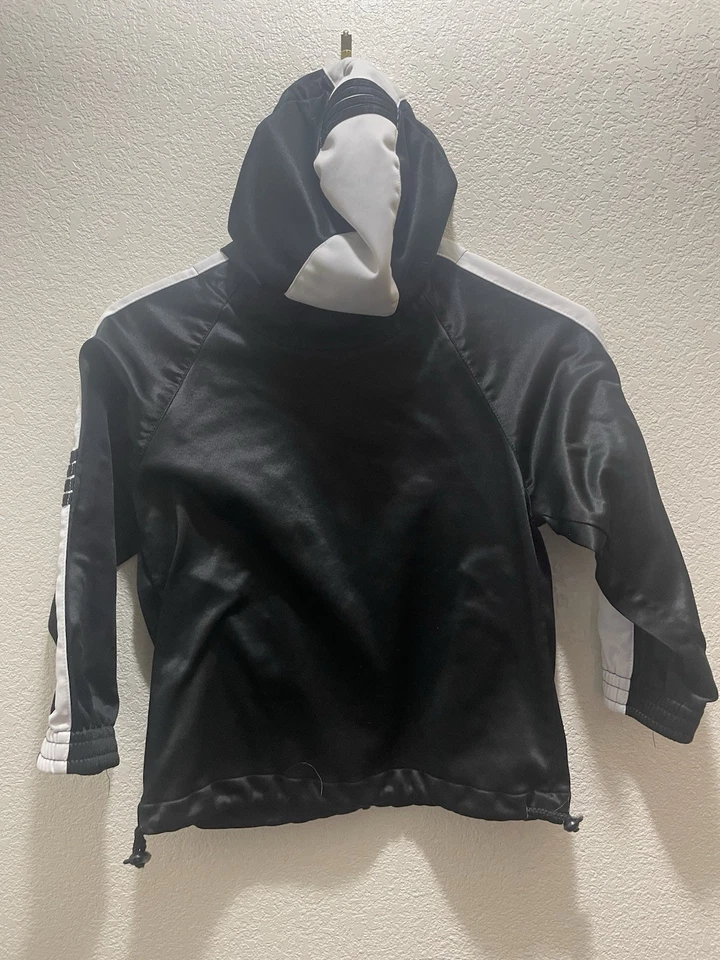 儿童摔跤温暖 UPS。 夹克和裤子。 非常干净。 很好。 儿童玛丽斯维尔 — 第 2/4 张图片