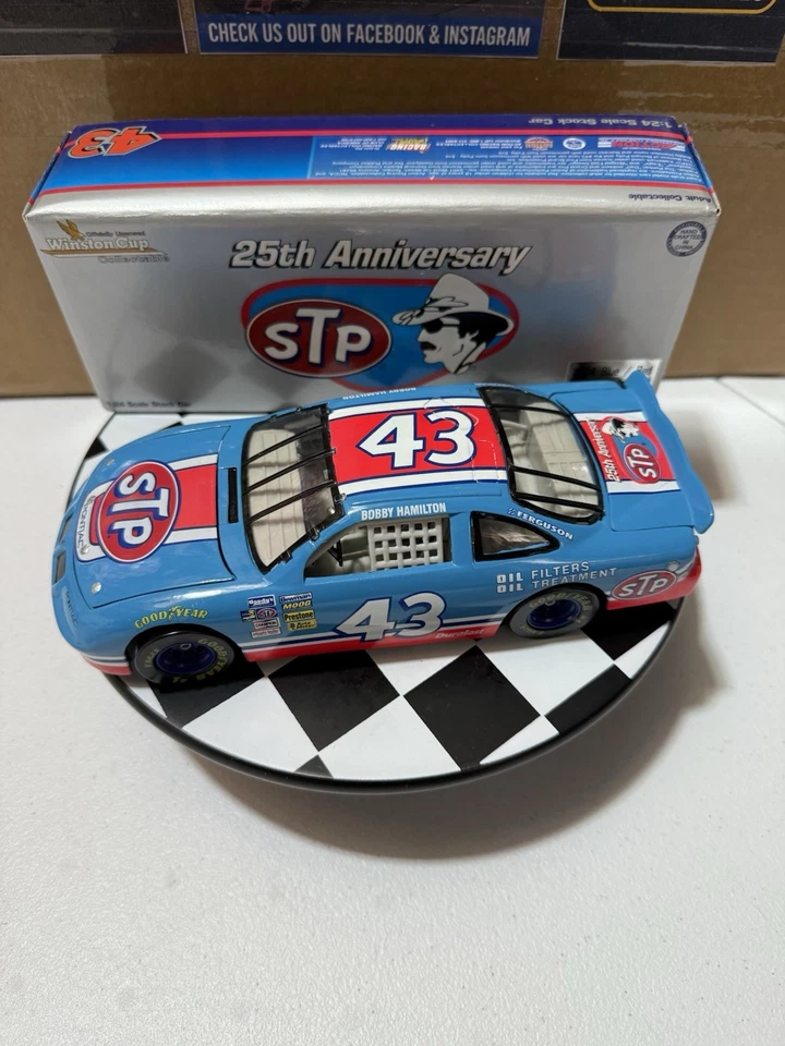 Bobby Hamilton #43 STP 25 aniversario pequeño 1984 azul y rojo 1/24 diecast Foto 2 de 4