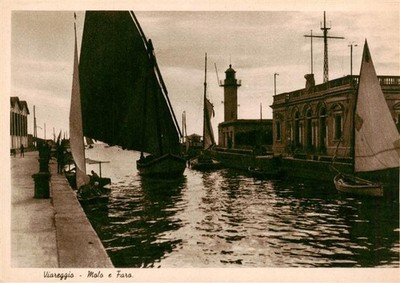 Viareggio Toscana IT Molo e Faro
