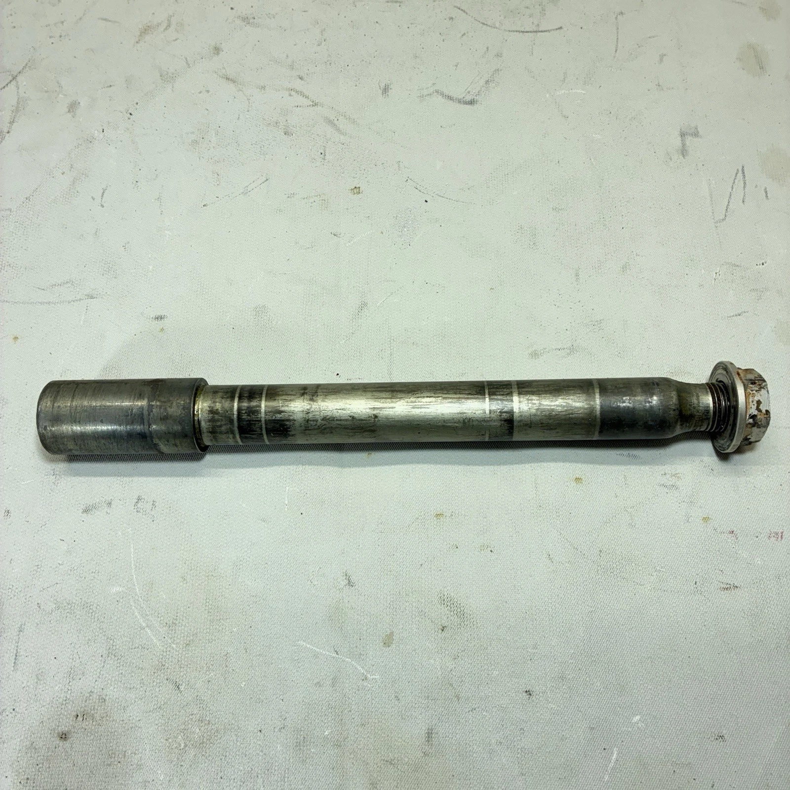Front Wheel Axle & Nut for Honda CR125R CR250R 2004-2007 CRF250R CRF450R 04-2024