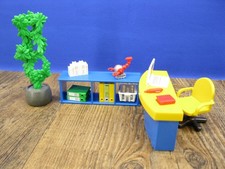 B&uuml;ro mit Zubeh&ouml;r M&ouml;bel City Puppenhaus Schreibtisch Regal Playmobil G166