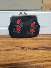 Vintage Coin Change Purse Kiss Lock Embroidered Floral Flowers Excellent
