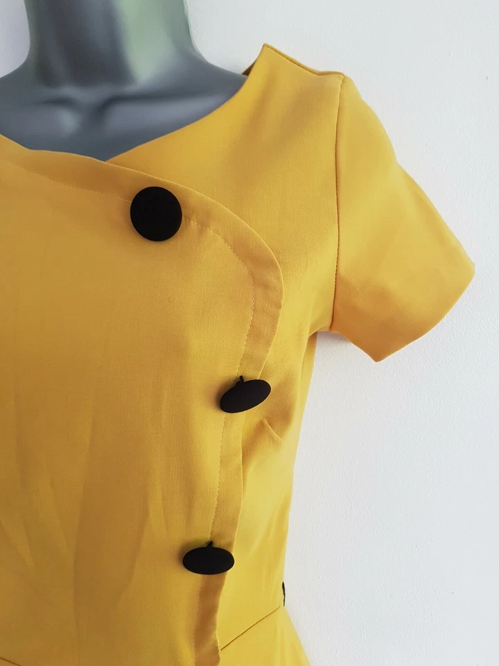 VESTIDO BODYCON HÍBRIDO MUJER AMARILLO BOTÓN DETALLADO MANGA CORTA. TALLA UK 8. Foto 4 de 4