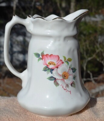 VINTAGE THE HOUSE OF WEBSTER CERAMICS WILD BRIER ROSE WATER PITCHER