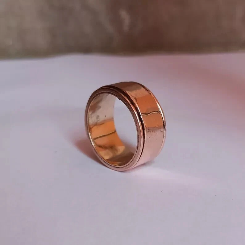 Однотонное минималистское целебное кольцо из чистой меди ручной работы, унисекс, простое кольцо-спиннер - Изображение 3 из 4