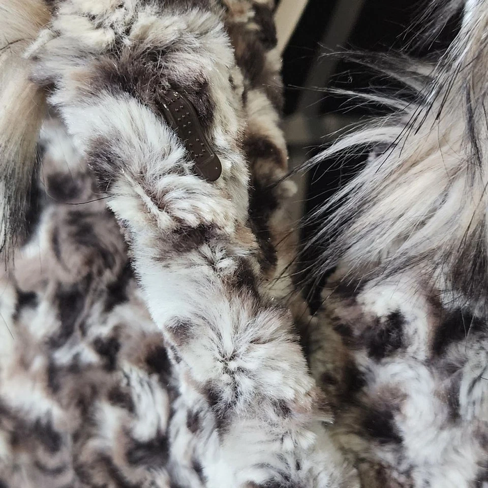 Chaleco de piel sintética Adrienne Landau talla mediana Foto 3 de 4