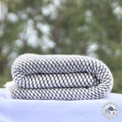Kaschmirdecke "Damak (दमक)" - handgearbeitet aus Nepal, Tagesdecke, Kuscheldecke - Bild 1 von 4