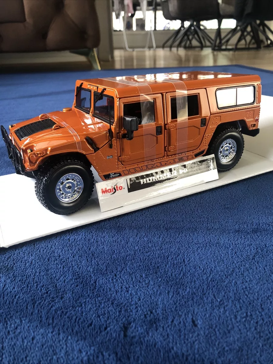 Maisto 1:18 die cast Hummer H1 10th anniversary special edition vehicle car