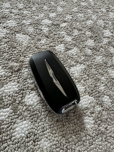 Chrysler Pacifica Remote Key Control Excellent Condition 2018 - Picture 4 of 6