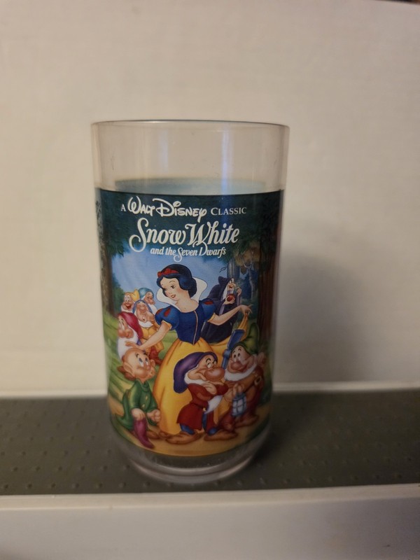 L@@K 1994 Burger King Disney Collector's CupClassic Snow White &The Sever Dwarfs