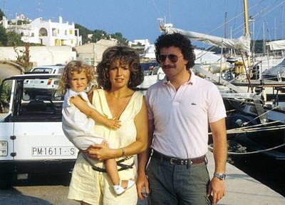 Michaela May husband Dr Jack Schiffer daughter Alexandra next to t- Old Photo