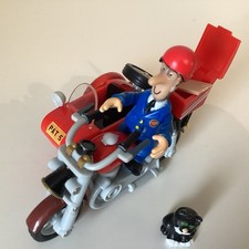POSTMAN PAT AND JESS THE CAT WITH PUSH ALONG MOTORBIKE & SIDECAR