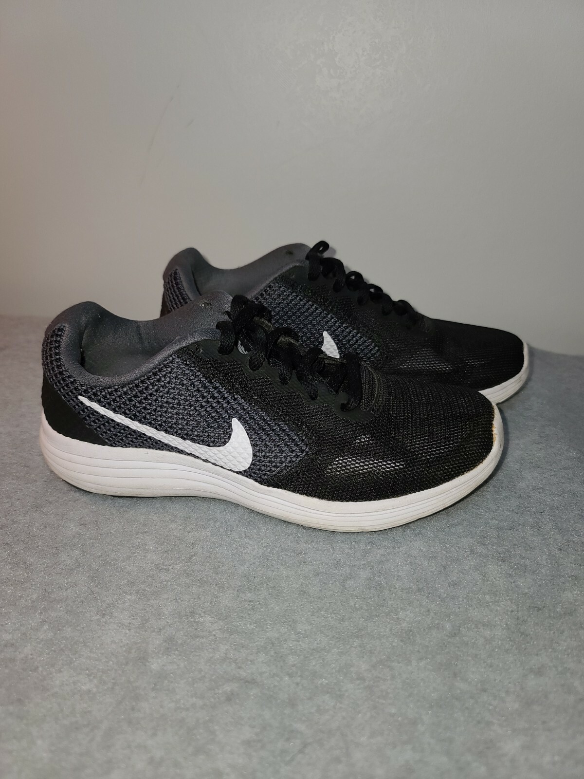 Nike Tanjun Black and White Athletic Tennis Shoes Sne… Gem