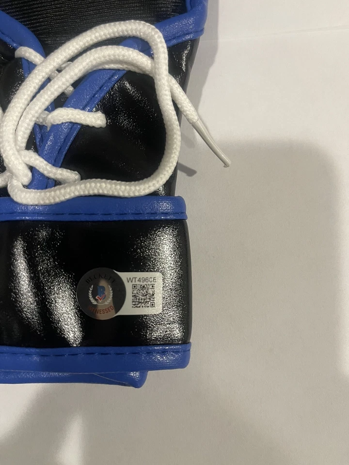 Fedor Emelianenko Signed Autographed PRIDE Glove Beckett BAS COA b - Image 4 of 4