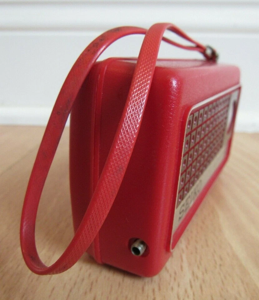 RARE vintage SEIKO transistor radio solid state mcm retro RED! - Image 4 of 4