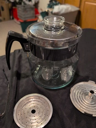 Vintage Pyrex Glass Coffee Pot 7756B 6 Cup Complete, metal black handle