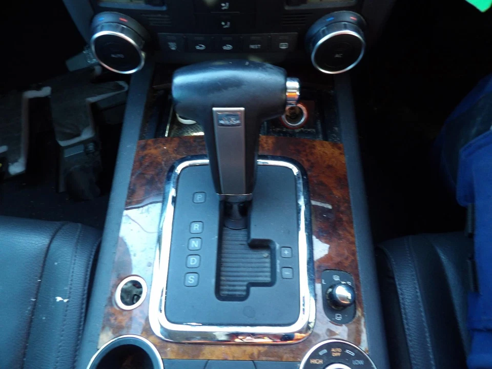 VOLKSWAGEN TOUAREG 7L 09/2003-12/2010 TAILGATE - image 3 of 4