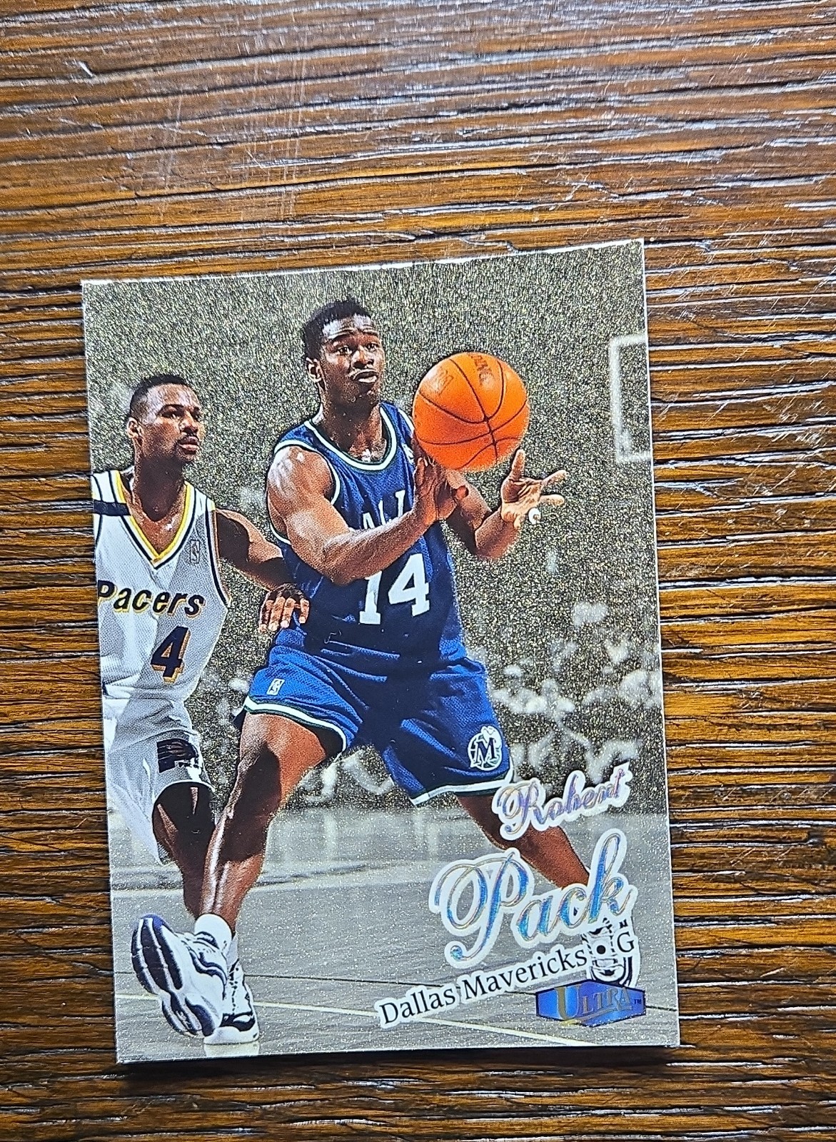 1997-98 Fleer Ultra - Robert Pack #109G Gold Medallion