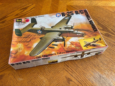 B-25 B/C Mitchell Bomber Col. Doolittle's Tokyo Raider Revell #H-285:380 (C6B3)
