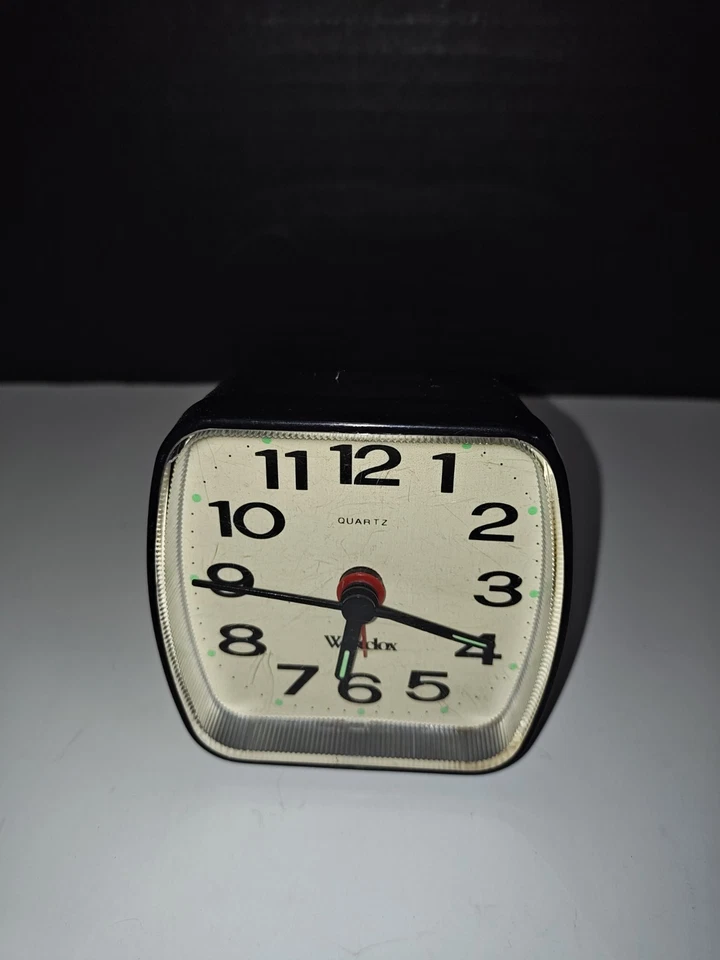 Reloj despertador de viaje analógico de cuarzo Westclox Vintage A173 Foto 3 de 4