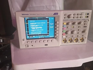 Tektronix TDS3054C Digital Oscilloscope - Picture 19 of 23