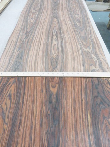 Chapa de madera compuesta de palo de rosa 24"" x 96"" con palo de cáscara PSA 1/40"" de espesor # 2305 - Imagen 2 de 12