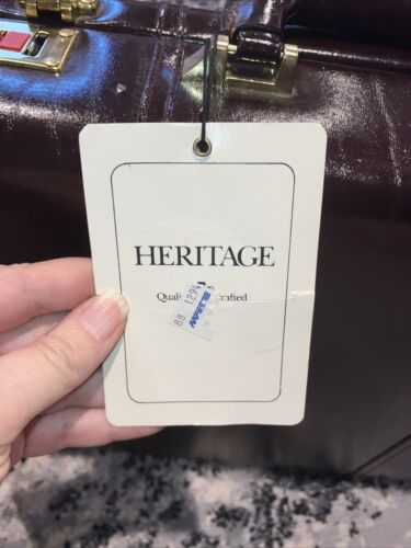 NUEVO CON ETIQUETAS Heritage Cuero Borgoña Combo Bloqueo Maletín Adjunto Estuche Rígido 18x13x4 - Imagen 9 de 24