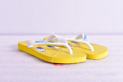 havaianas tweety bird