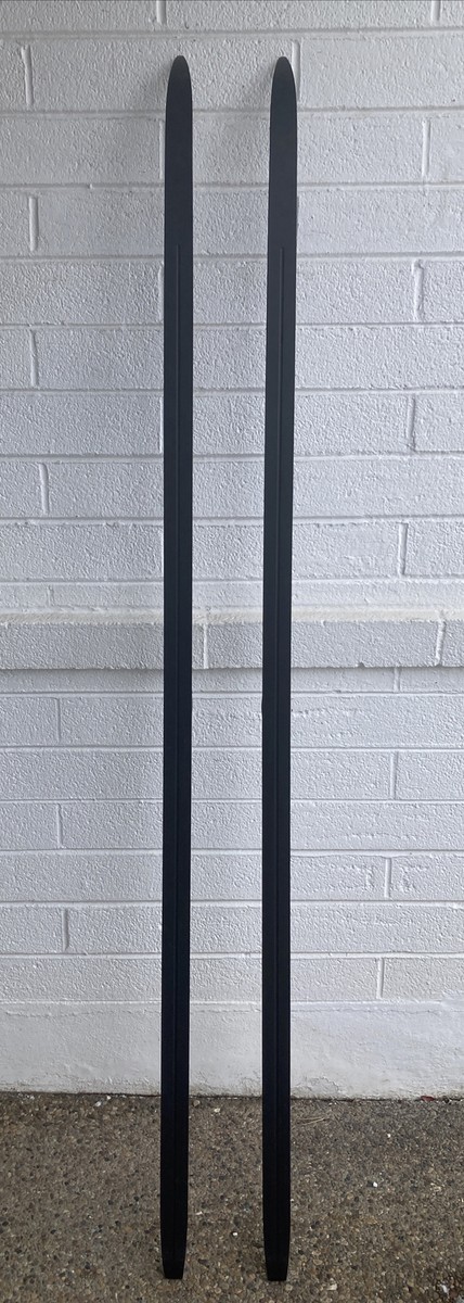 FISCHER SC Classic XC Skis @ 192 cm Skis With Salomon SNS Bindings