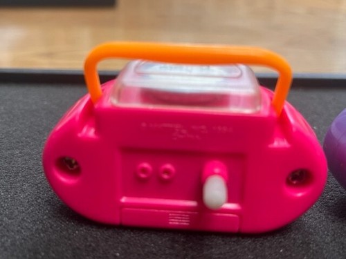 PAR DE RADIOS BARBIE CD BOOMBOX CUERDA FUNCIONANDO UNA ROSA UNA MORADA - Imagen 6 de 8