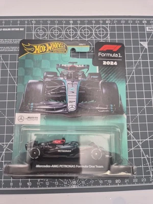 Hot Wheels Premium Mercedes AMG Petronas Formula 1  George Russell #63 2024 F1 - Image 1 of 4