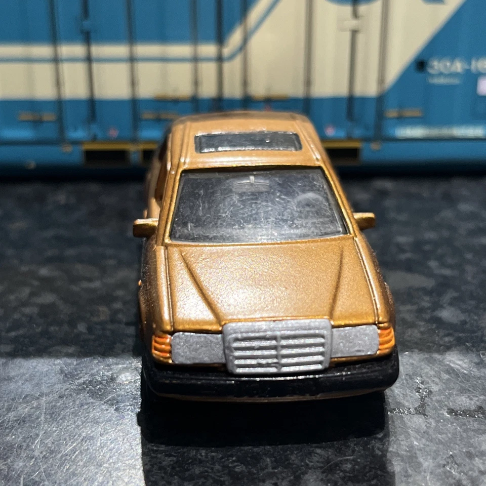 Matchbox Mercedes 300E Custom   Foto 3 de 4