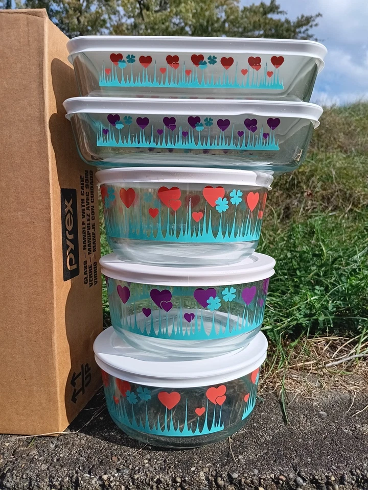 Rare 10 Piece Set Pyrex Pink Green Purple Two 7210'S & Three 7201's W/LIDS NIB - Image 2 of 4