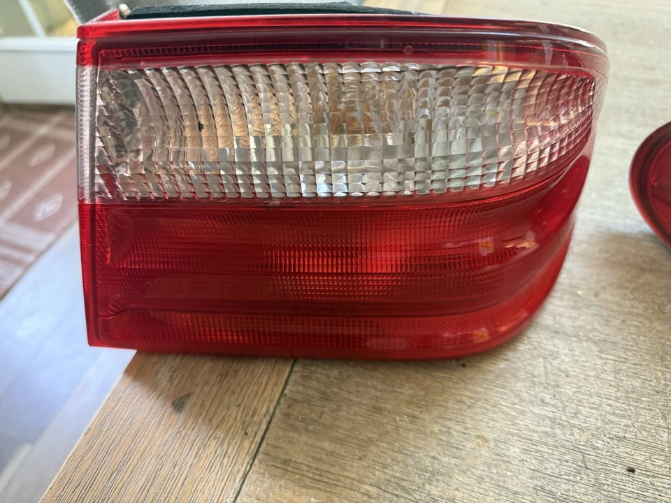 2000-2002 Mercedes-Benz E-CLASS E430 E320 Left+Right Side Tail Lights M8646 DW Foto 2 de 4