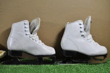 DBX size 11 J USA/28 EUR child ice figure skates w/guards #151