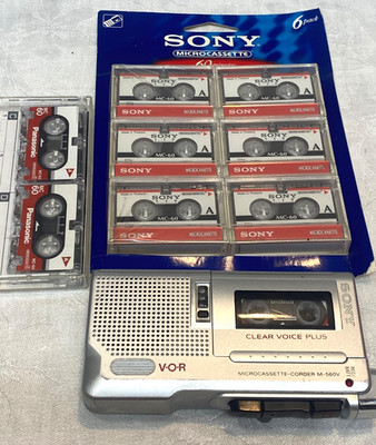 Sony M-560V Micro Cassette Handheld Voice Recorder + 6 Tapes  READ DESC