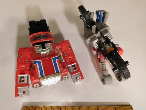 2 Vintage 1984 & 1985 Bandai Japan Transformers
