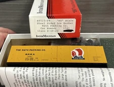 Intermountain Railway HO Kit 40515-09 Steel Sided Ice Bunker Rath Packing Co.