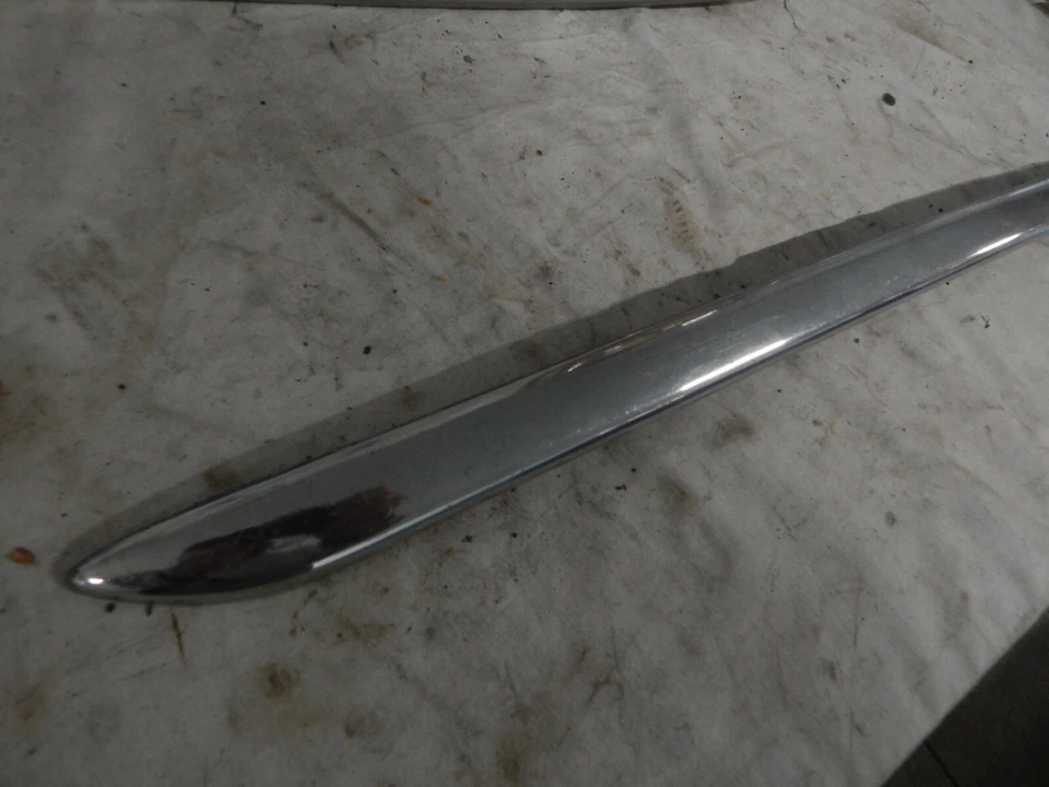 1946 1947 1948 DeSoto S-11 Moldura de acero inoxidable LH ventana trasera bajo cuarto sedán Foto 3 de 4