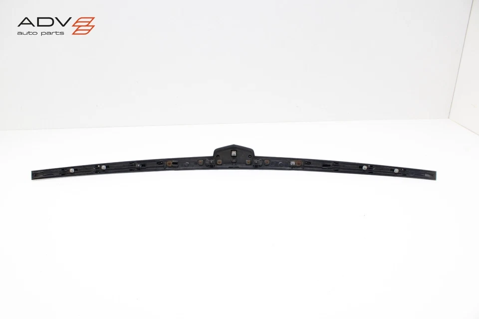 Cadillac Escalade 2015-20 puerta trasera puerta levadiza acabado inferior cubierta de panel de moldura OEM Foto 4 de 4