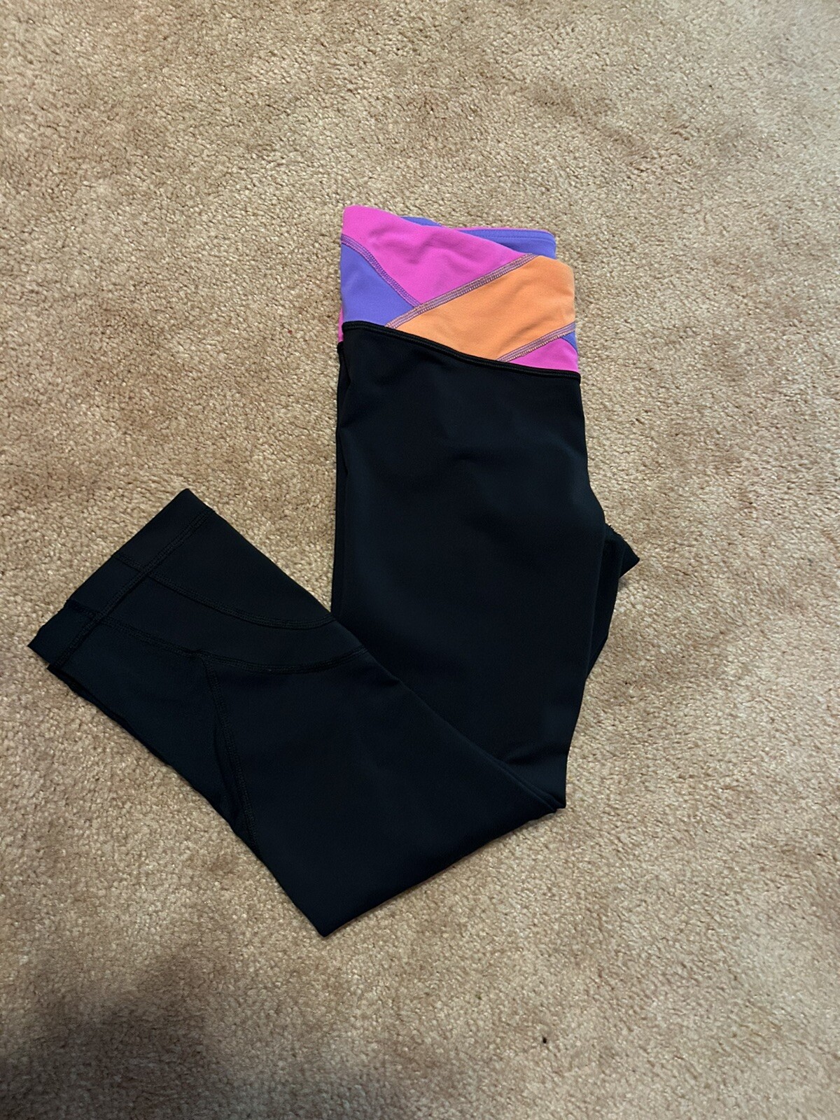 LULULEMON Capri Leggings - Women's Size 4 Black w/multicolor Waist