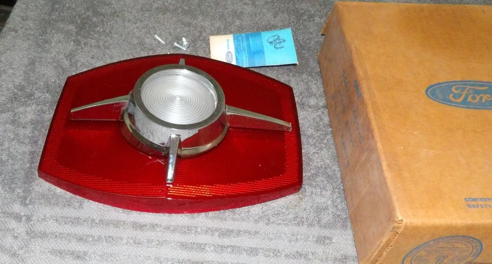 1965 Ford Galaxie 500 XL LTD Fastback кабриолет новый из старых запасов задний фонарь объектив - Изображение 4 из 4