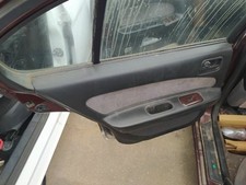 Porte arrière et accessoires Nissan MAXIMA QX