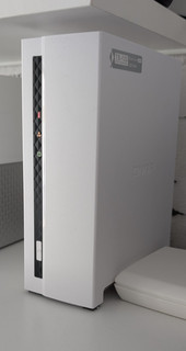 Qnap TS 133 6GB/s Gigabit Ethernet NAS 4TB Seagate SkyHawk HDD Festplatte