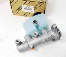 47201-3d390 Toyota Hilux Ln166 Ln171 Ln191 Rzn142 Brake Master Cylinder New Oem