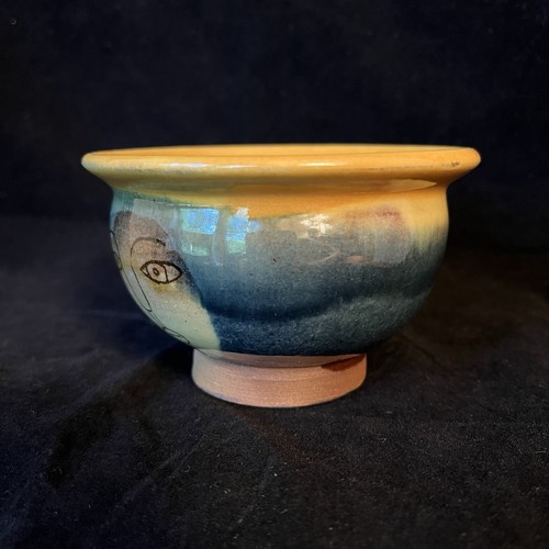 Piccola ciotola ceramica artistica 2 facce femminili firmata blu giallo 4" stile Picasso smaltata - Foto 4 di 13