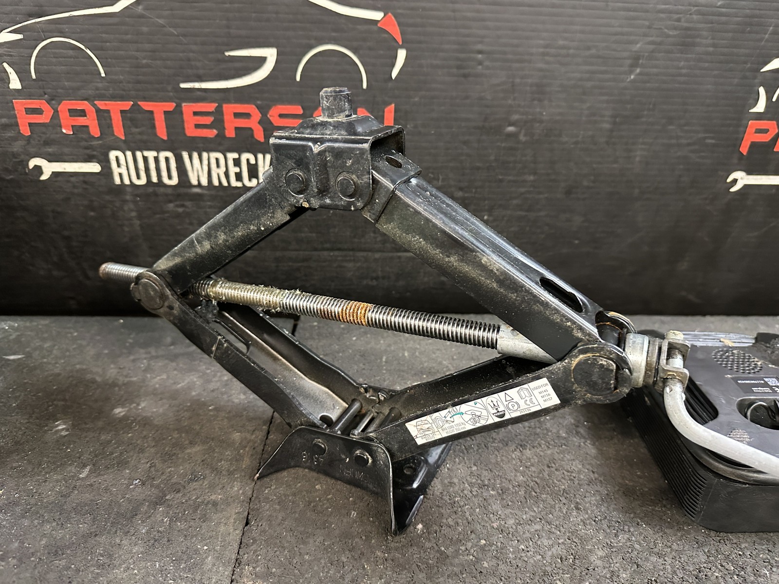 2018 MASERATI GHIBLI EMERGENCY JACK TOOL KIT