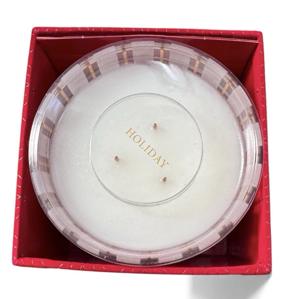 Nest New York Holiday 3 Wick Scented Candle 21.1 oz, Red Velvet Box - Image 3 of 4