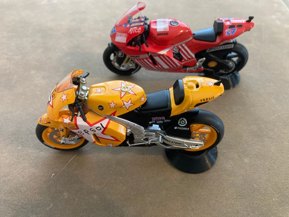 Maisto Burago Altaya MotoGP 1/18 Motorcycle STAND Ducati Honda Yamaha Suzuki - Image 4 of 4